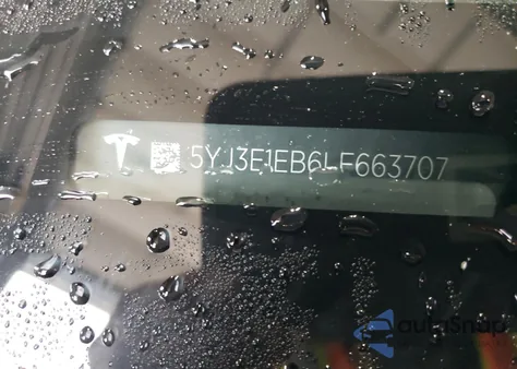 2020 Tesla Model 3 z USA, uszkodzony, nr VIN 5YJ3E1EB6LF663707